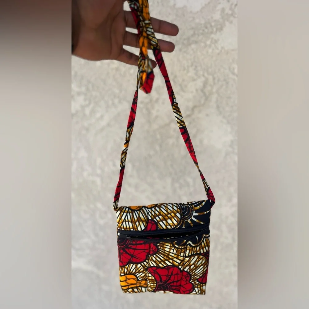 NW 💯 cotton Vlisco fabric African Print Crossbody Sz 7”x 6”